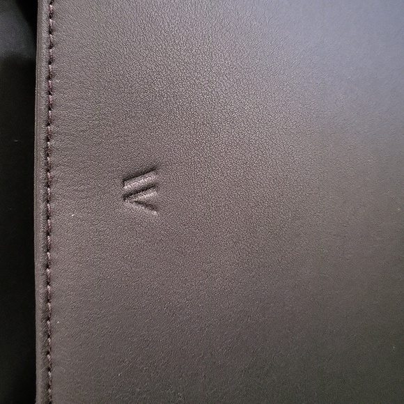 Kaai Pyramid Tote Bag - Picture 2 of 16